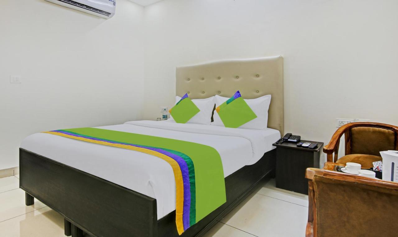 Treebo Royal Empire Adarsh Nagar, Chandigarh Hotell Eksteriør bilde